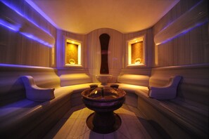 Standard Triple Room, Non Smoking | Bilik wap | Sauna, bilik wap, mandi tangas / hammam, rawatan badan, balut badan 