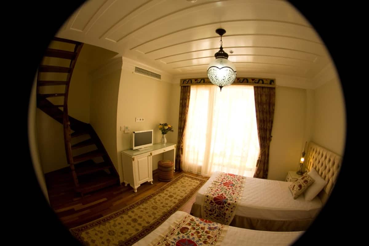 Familien-Maisonette (Entrance To The Garden ) | Zimmersafe, schallisolierte Zimmer, kostenloses WLAN