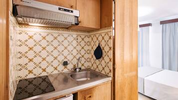 Apartment, Private Bathroom | Shared kitchen