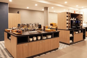 بوفيه فطور مجانًا