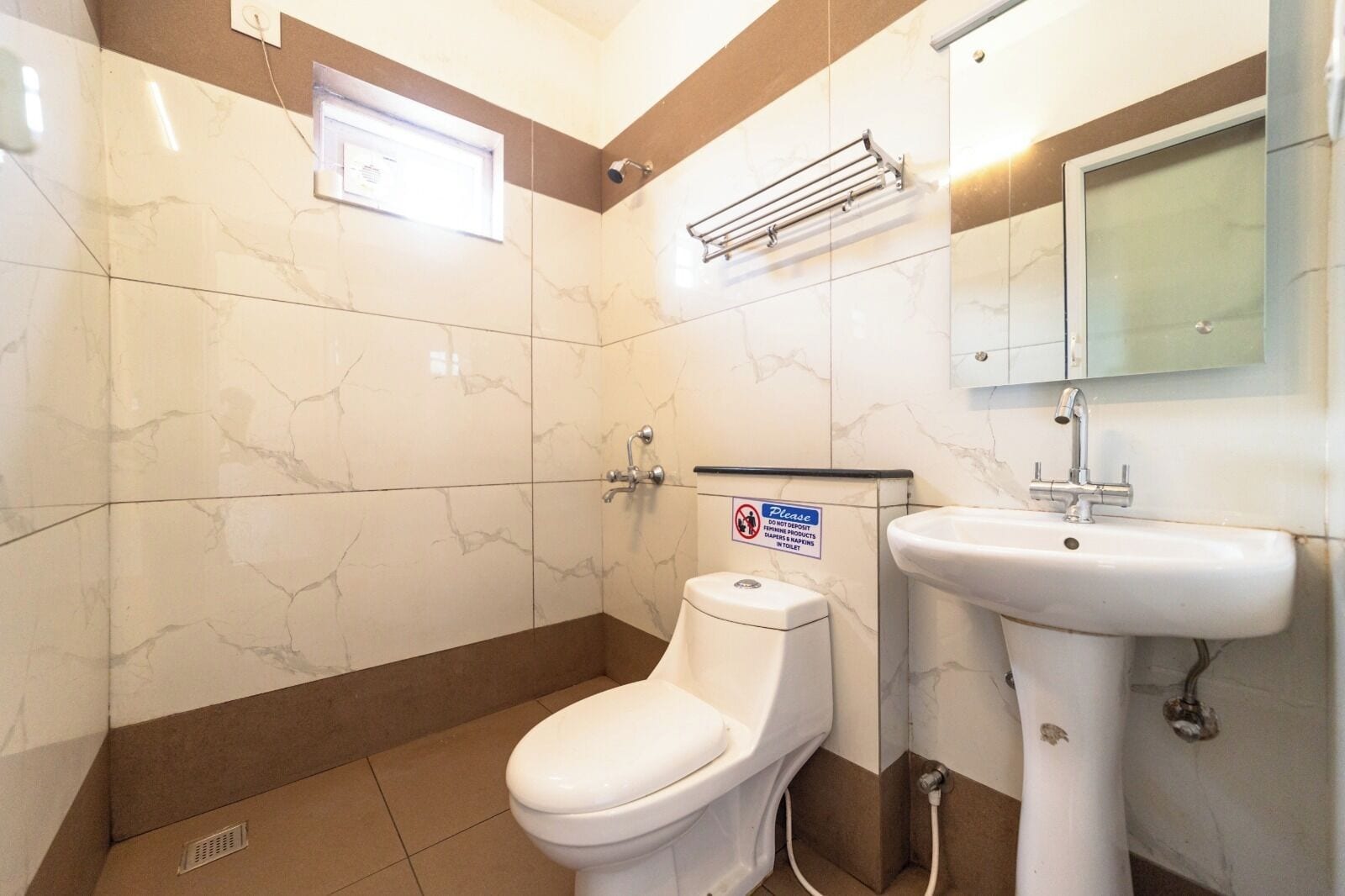 Hus – deluxe | Bad | Dusj, regndusjhode, håndklær og såpe