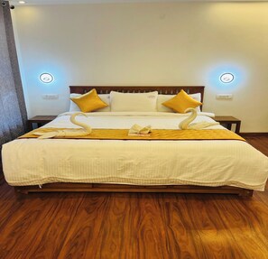 Hypo-allergenic bedding, desk, bed sheets