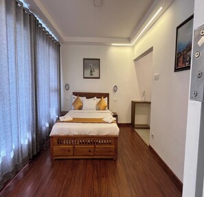 Hypo-allergenic bedding, desk, bed sheets - Fortune Retreats (Ootacamund)
