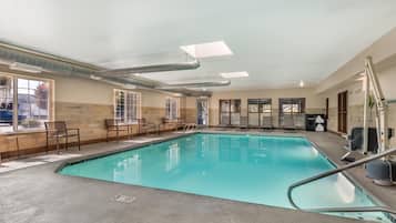 Indoor pool, sun loungers