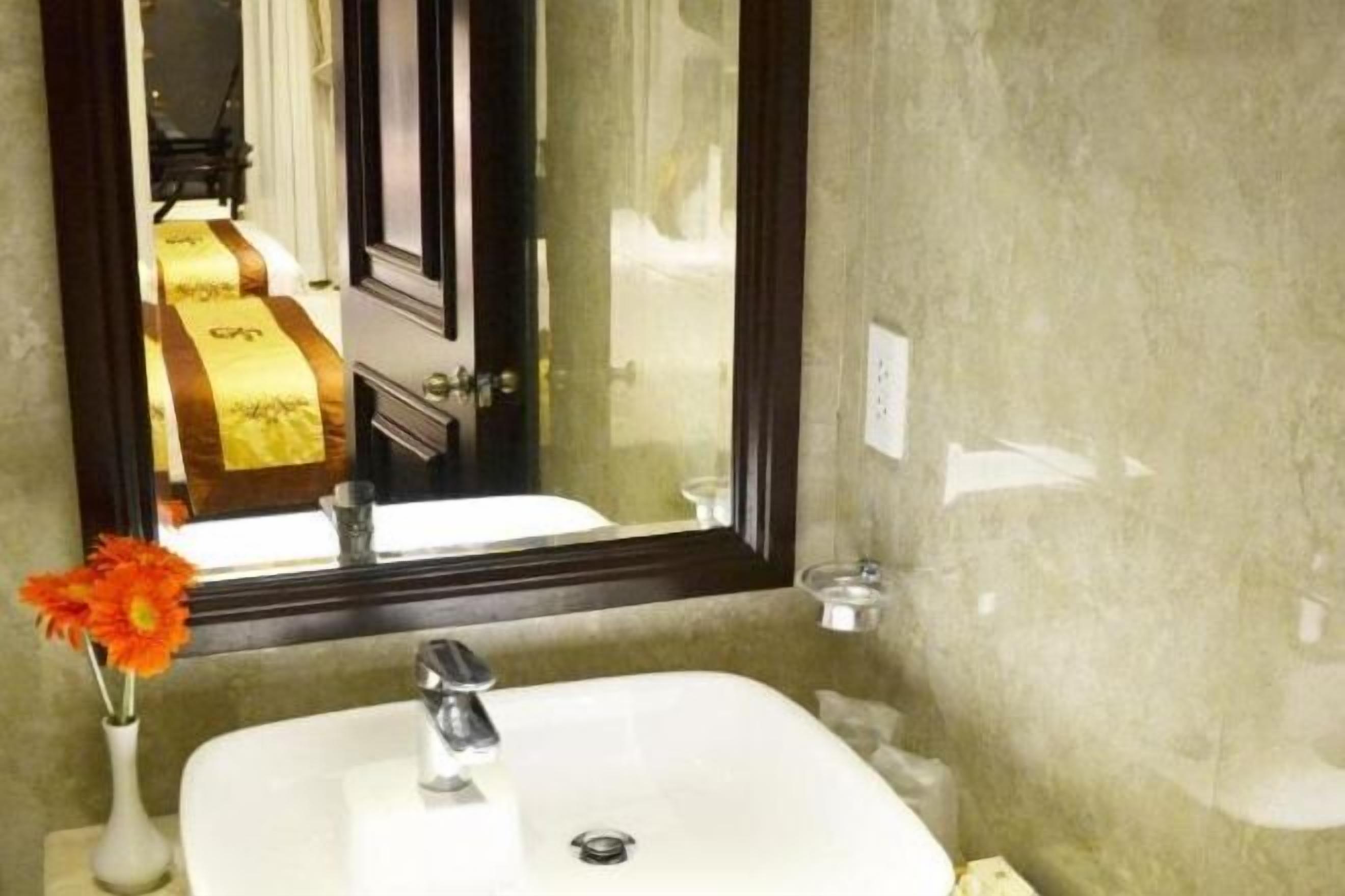 مستلزمات مجانية للعناية الشخصية، مجففات شعر، خف للقدمين، مراحيض شطف