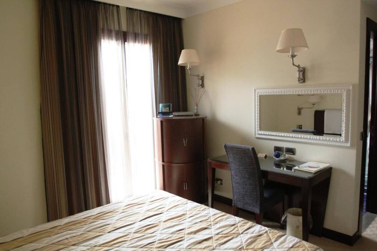 Premium bedding, minibar, in-room safe, desk