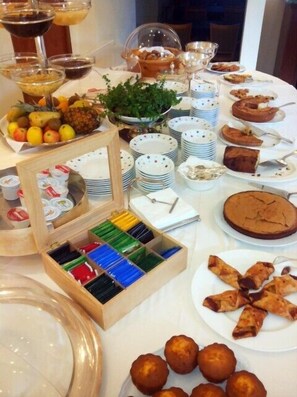 Free daily continental breakfast 