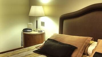 1 Schlafzimmer, hochwertige Bettwaren, Minibar, Zimmersafe