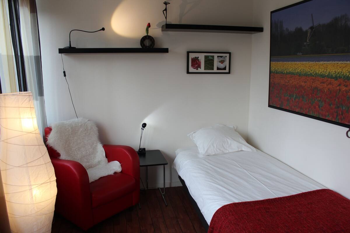 1 bedroom, premium bedding, free WiFi, bed sheets
