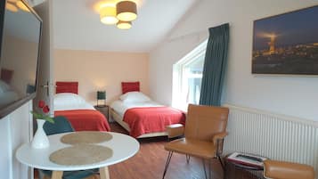 1 bedroom, premium bedding, free WiFi, bed sheets