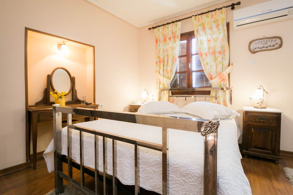 Egyptian cotton sheets, down duvets, in-room safe
