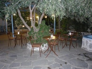 Property grounds - Apanemia Rooms (Syros)