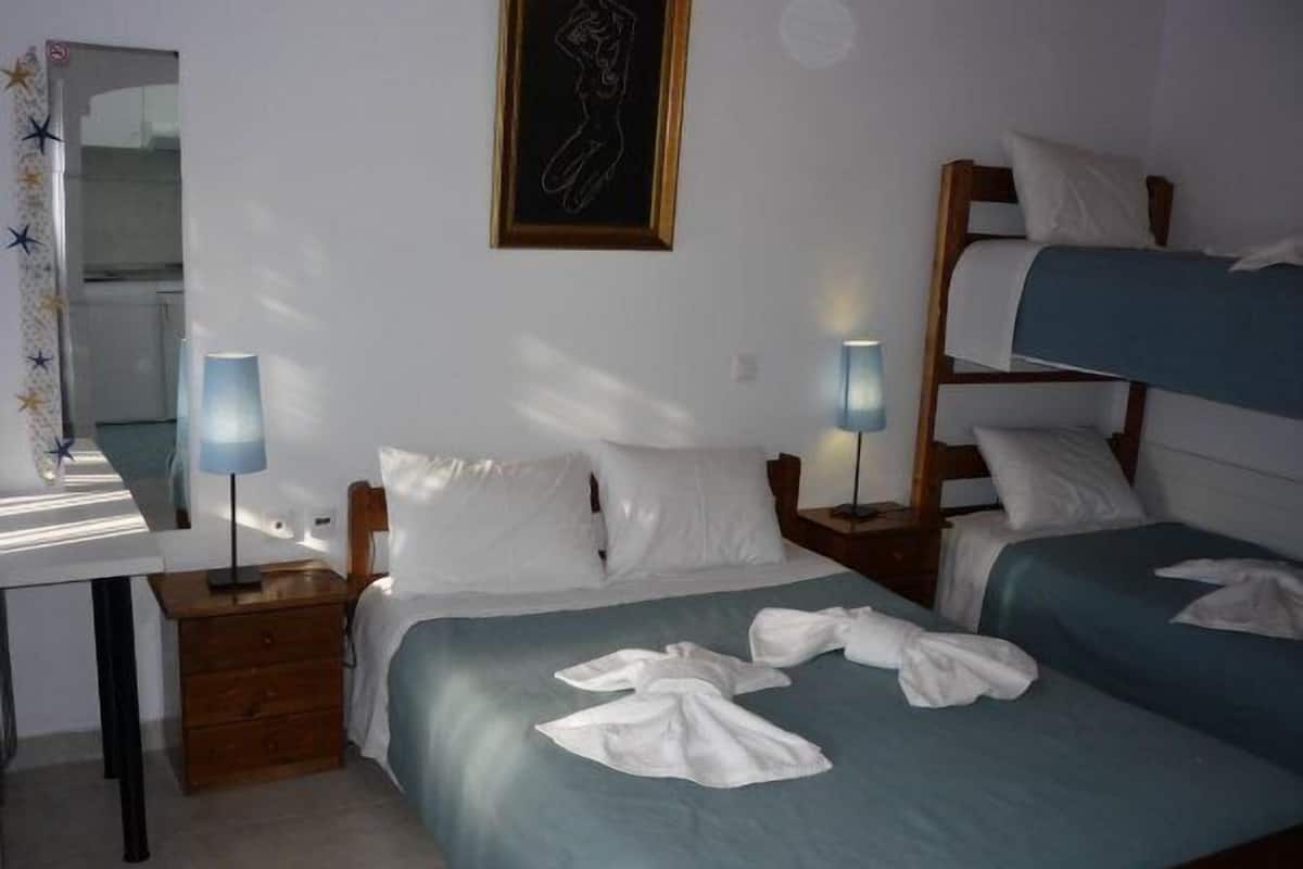 Studio, Kitchenette (Quadruple) | In-room safe, soundproofing, free WiFi, bed sheets