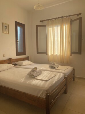 Apartment for 4 people | In-room safe, blackout drapes, soundproofing, free WiFi - Sirocco Apartments (Hersonissos)