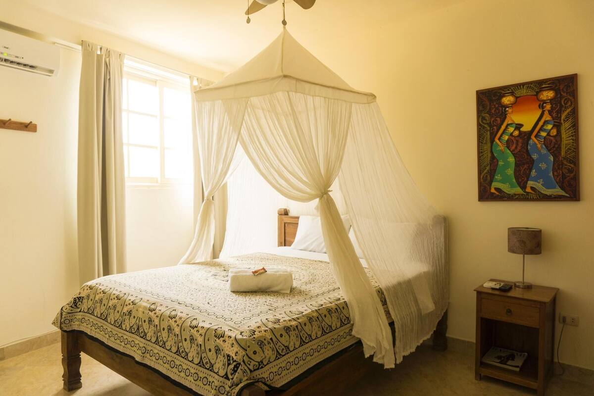 Desk, blackout drapes, WiFi (free), bed sheets