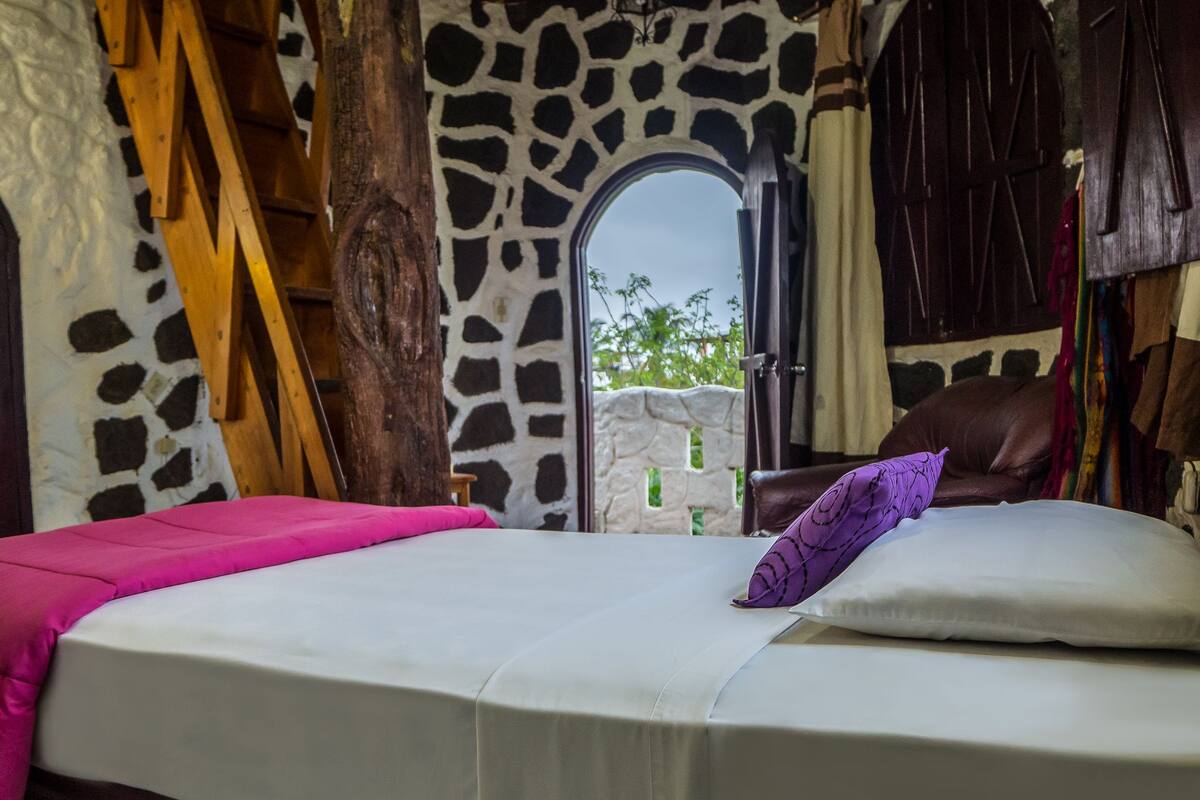 Select Comfort beds, in-room safe, free WiFi