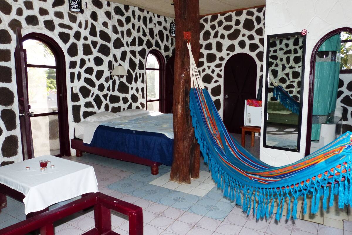 Select Comfort beds, in-room safe, free WiFi
