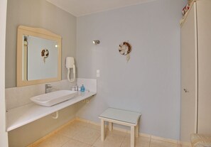 Standard Duplex | Bathroom | Shower, rainfall showerhead, hair dryer, bathrobes
