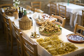 Breakfast, lunch, dinner and brunch served - Locanda Zita (Sestola)