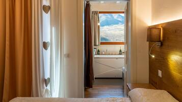 Suite Deluxe, idromassaggio | 1 camera, con stile personalizzato, con arredamento individuale