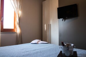 Standard-Doppel- oder -Zweibettzimmer | Zimmersafe, kostenloses WLAN, Bettwäsche, Rollstuhlgeeignet
