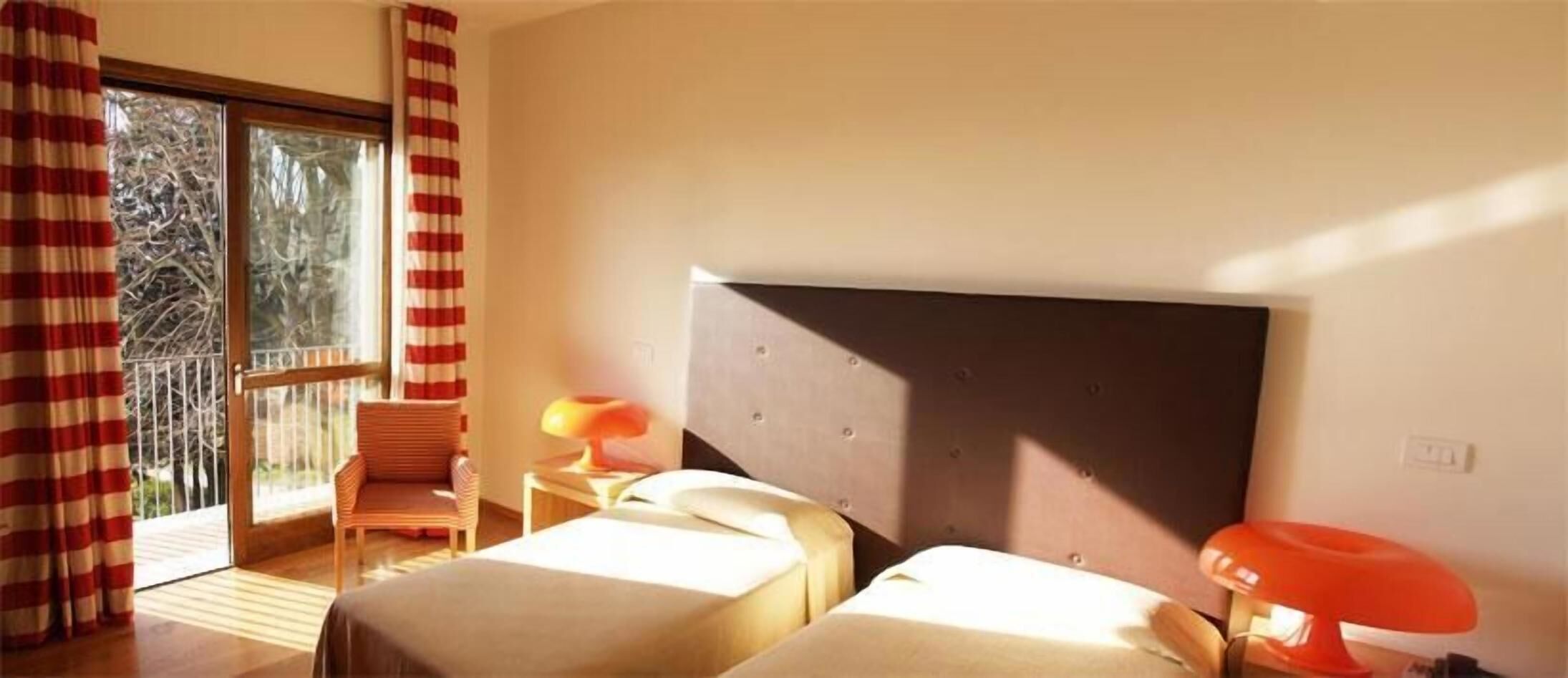 Coffres-forts dans les chambres, Wi-Fi gratuit, draps fournis