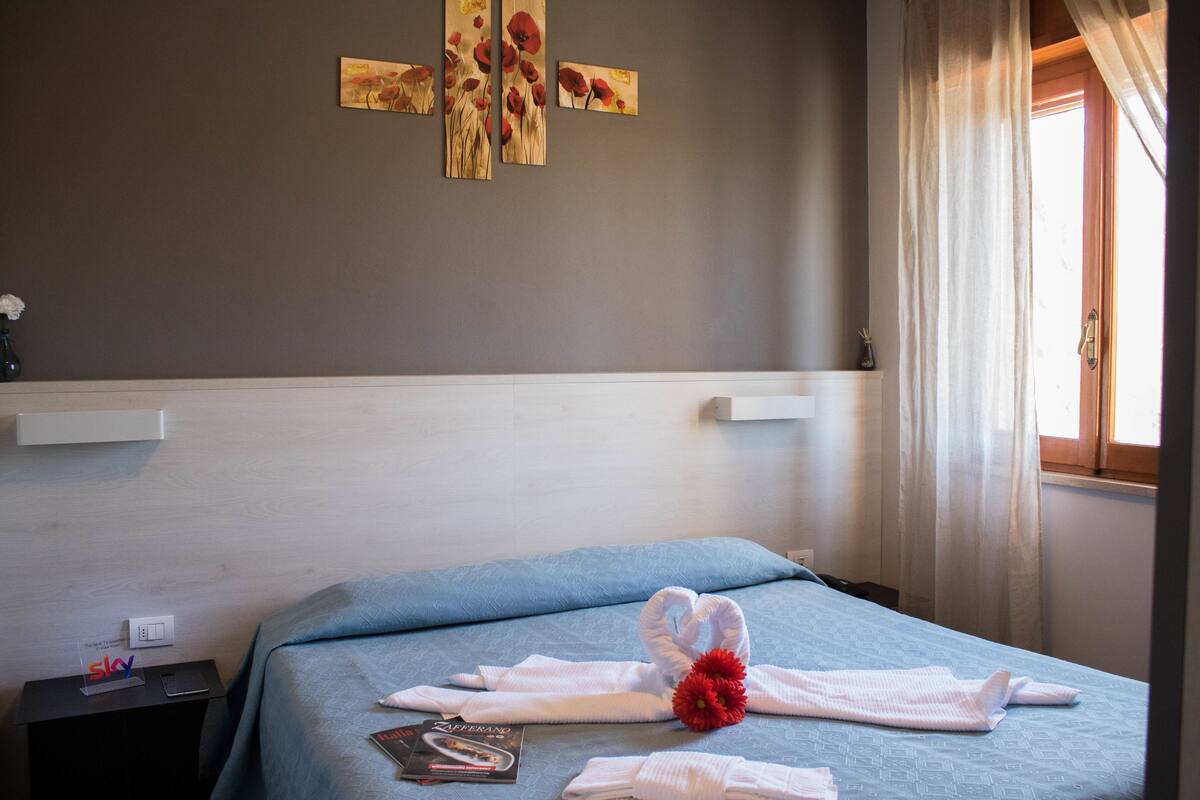 In-room safe, free WiFi, bed sheets