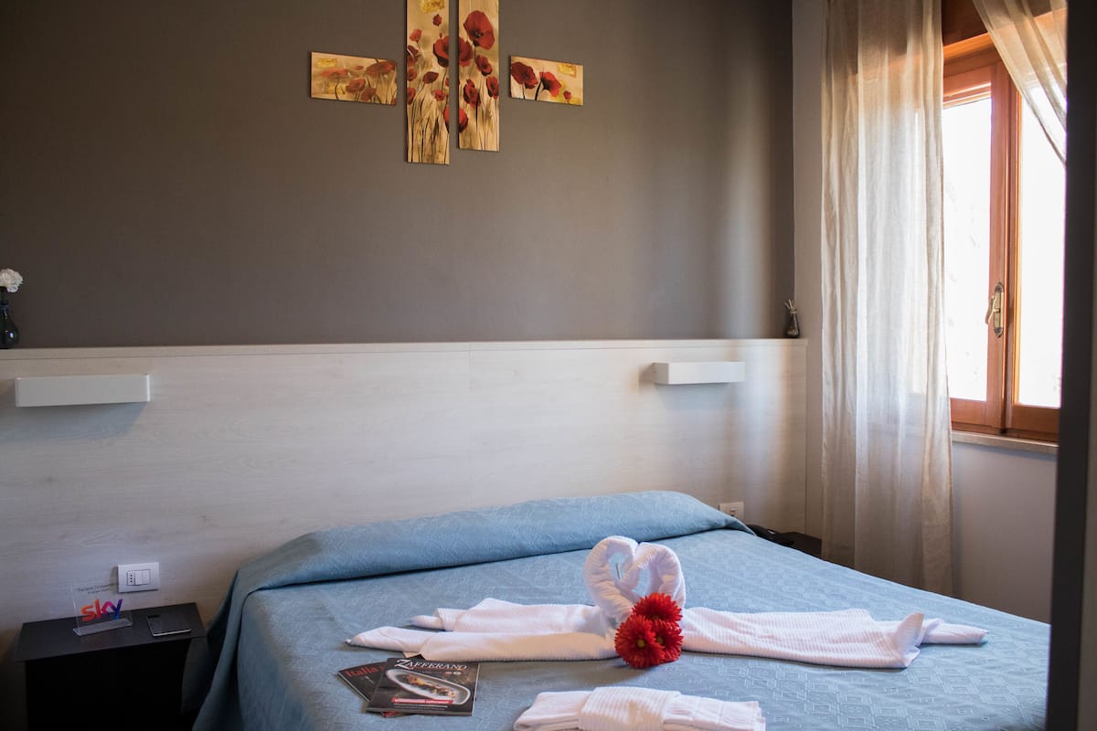 In-room safe, free WiFi, bed sheets, wheelchair access