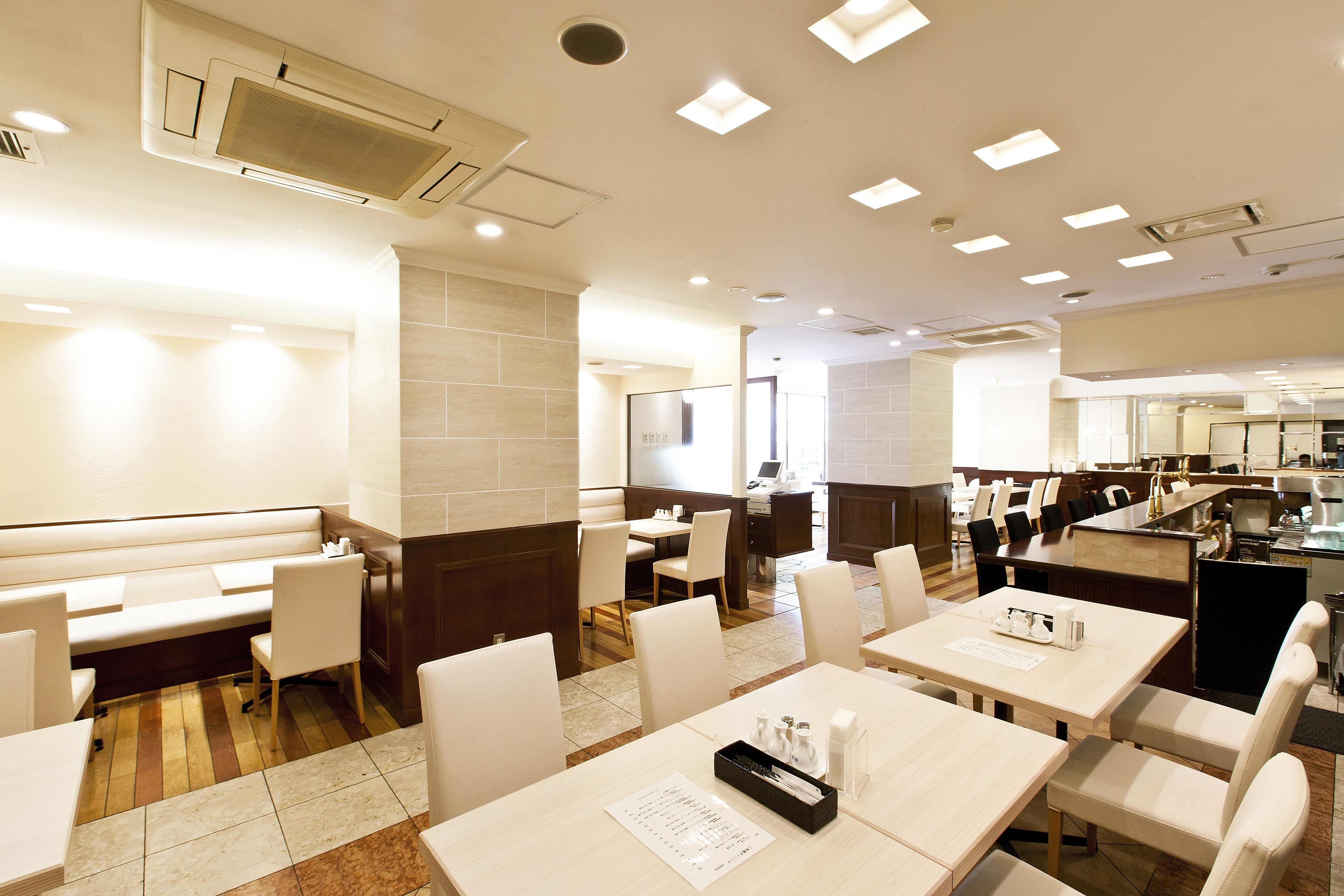 breakfast, lunch, dinner served; chinese cuisine