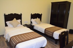 Chambre supérieure avec lits jumeaux, 1 chambre, non-fumeur, vue sur le jardin | Vue de la chambre