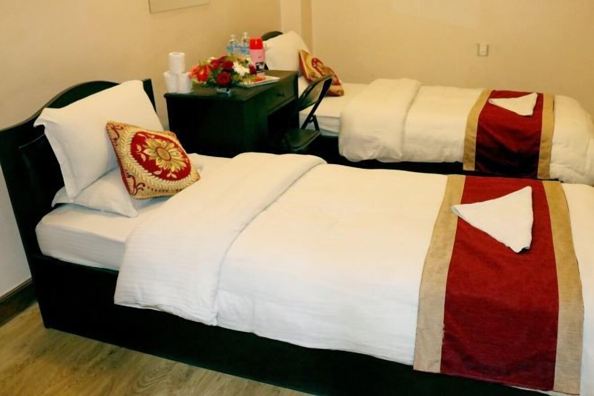 Caja fuerte, escritorio, wifi gratis y ropa de cama