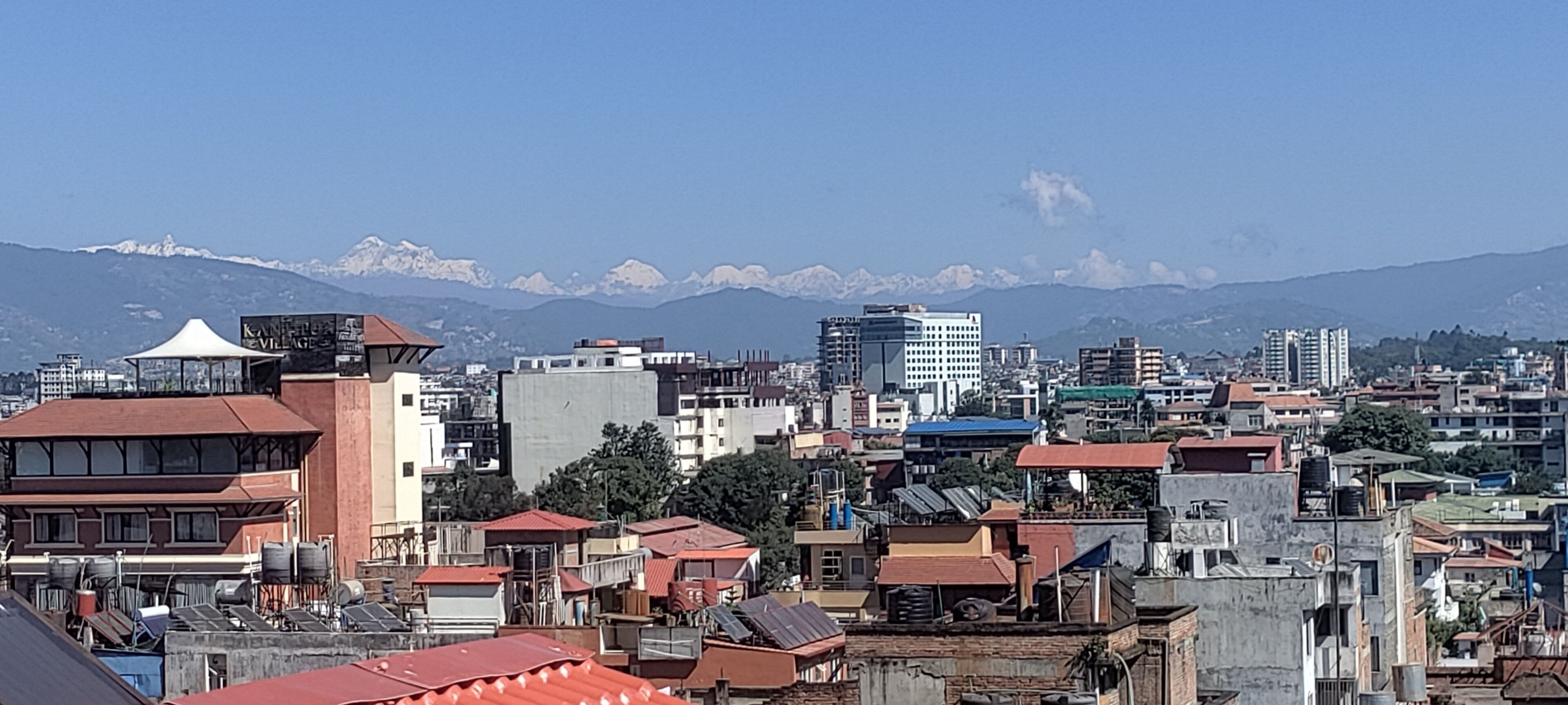 숙박 시설에서 보는 시내 전망
