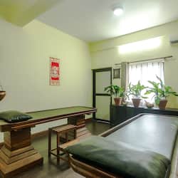 Couples treatment room(s), sauna, steam room, body treatments