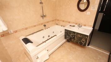 Svit | Badrum | Dusch, tofflor och handdukar