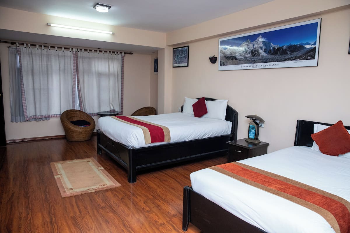Deluxe Triple Room | Desk, WiFi (free)