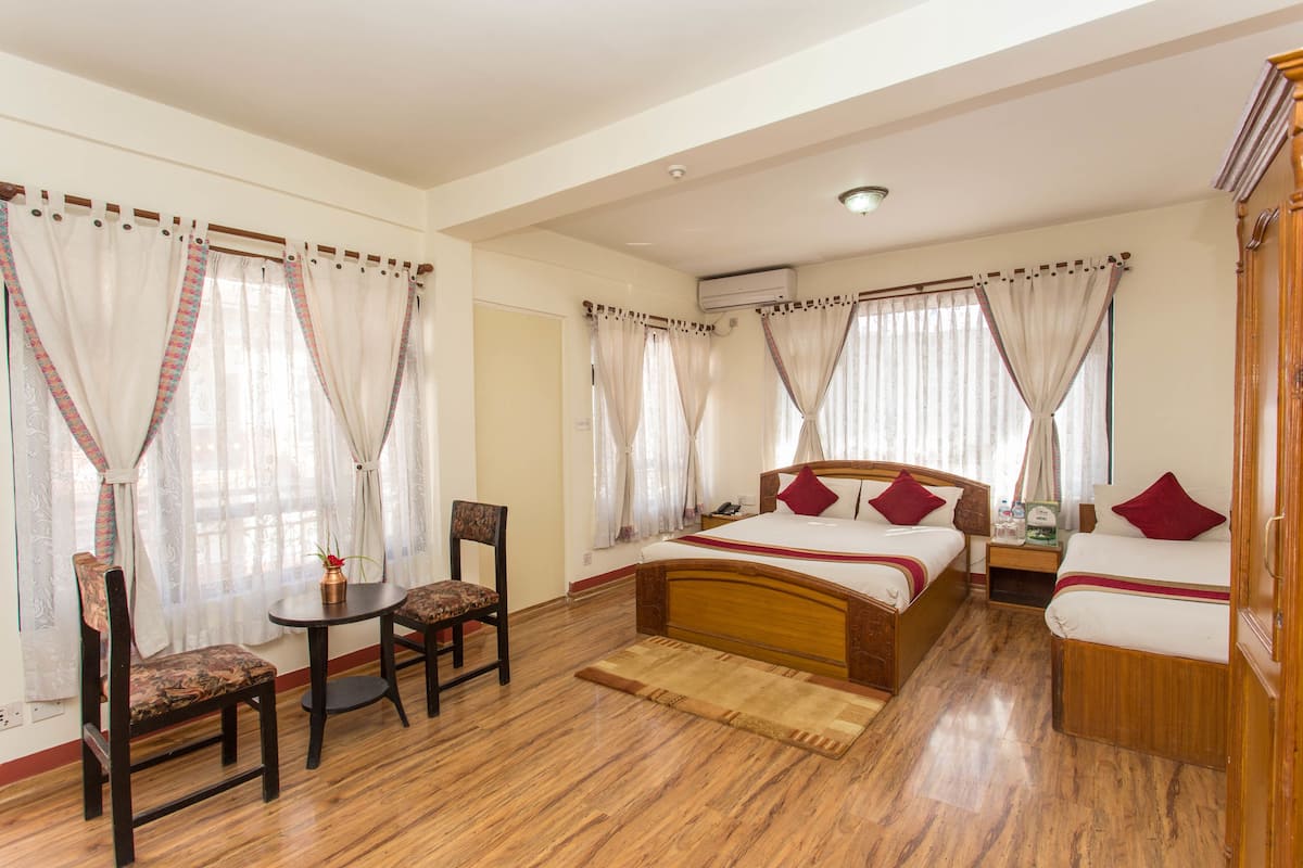 Standard Room | Desk, WiFi (free)