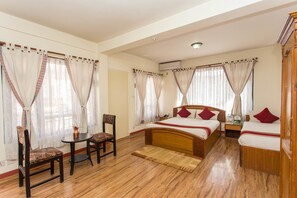 Desk, free WiFi - Thamel Eco Resort (Kathmandu)