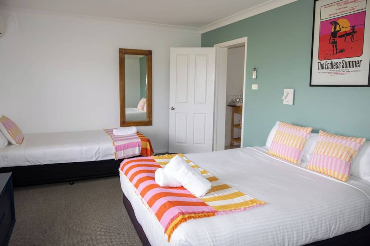 Comfort Suite | Minibar, blackout curtains, iron/ironing board, free WiFi