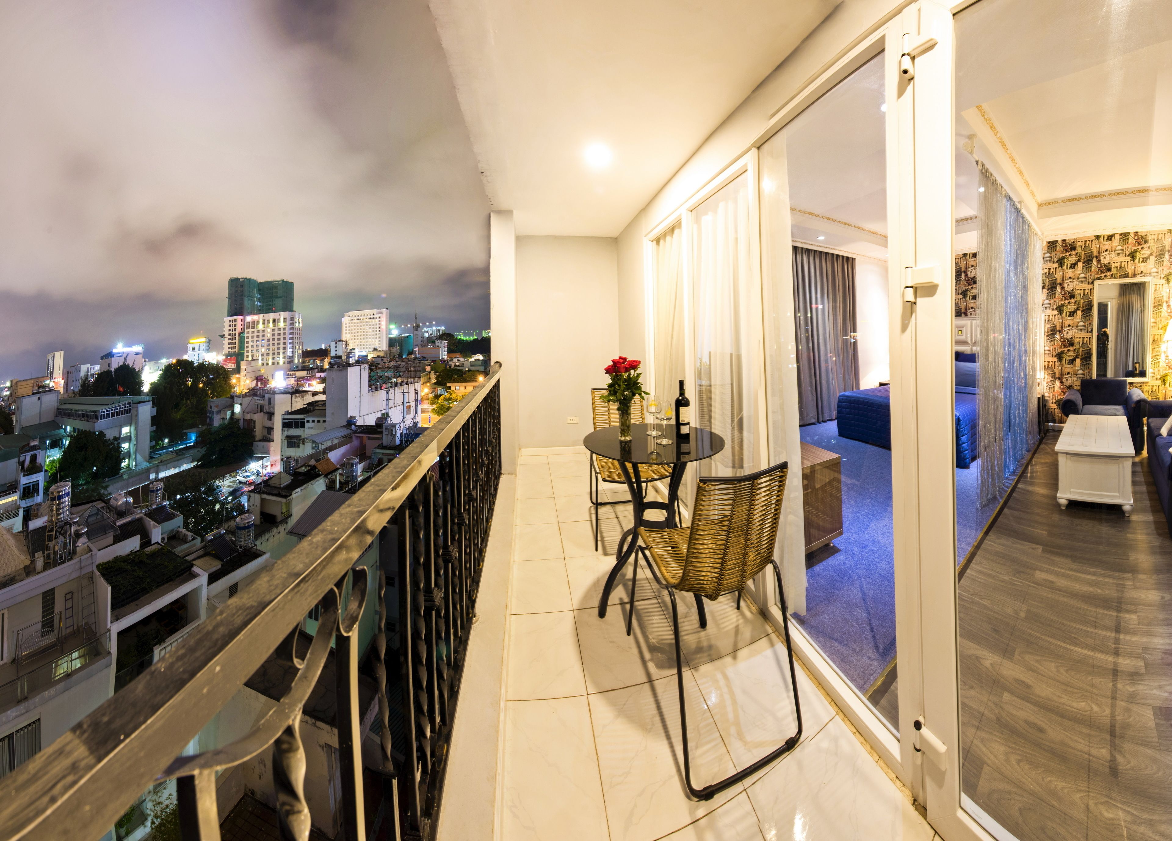 Photo - Golden Crown Hotel