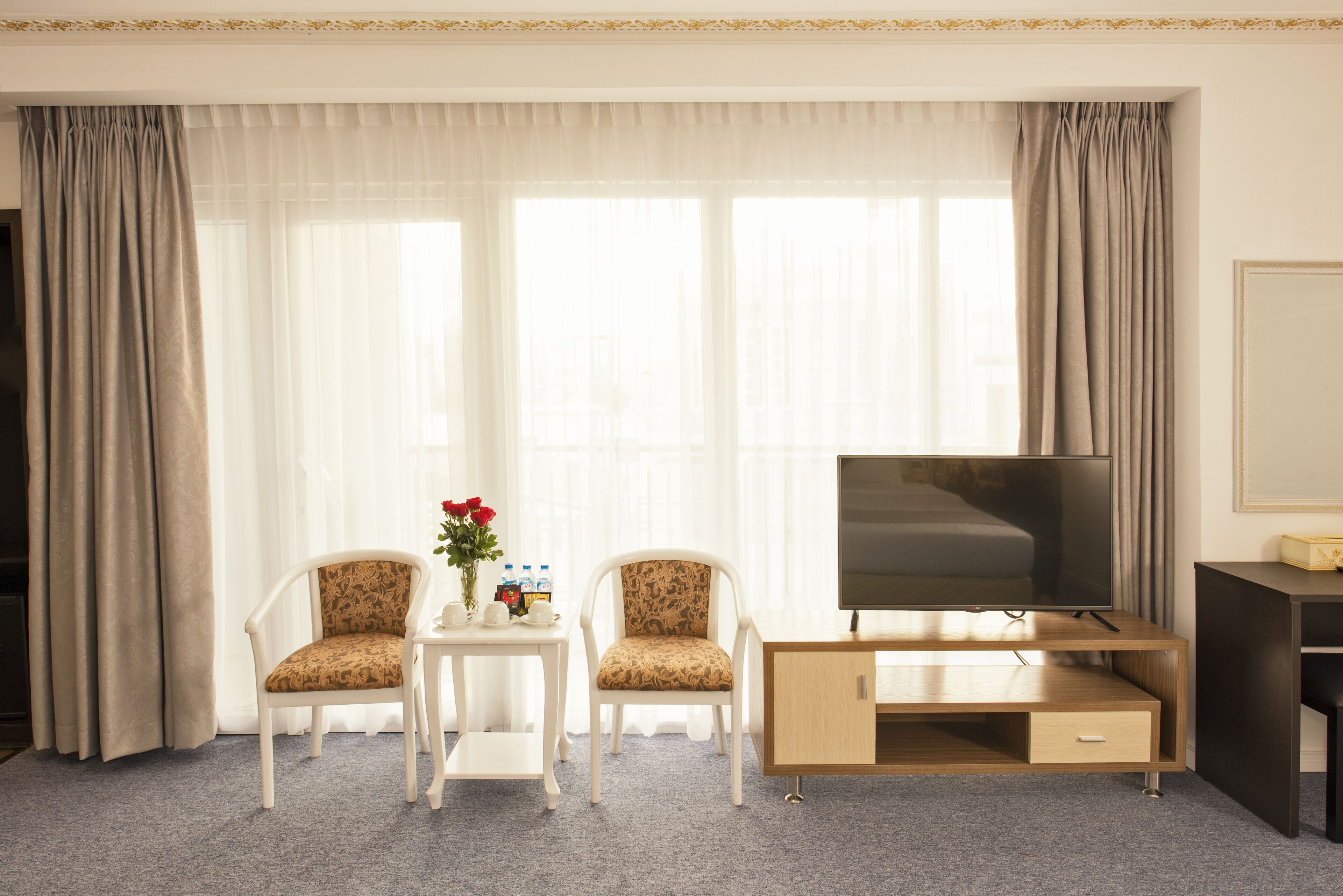 Photo - Golden Crown Hotel