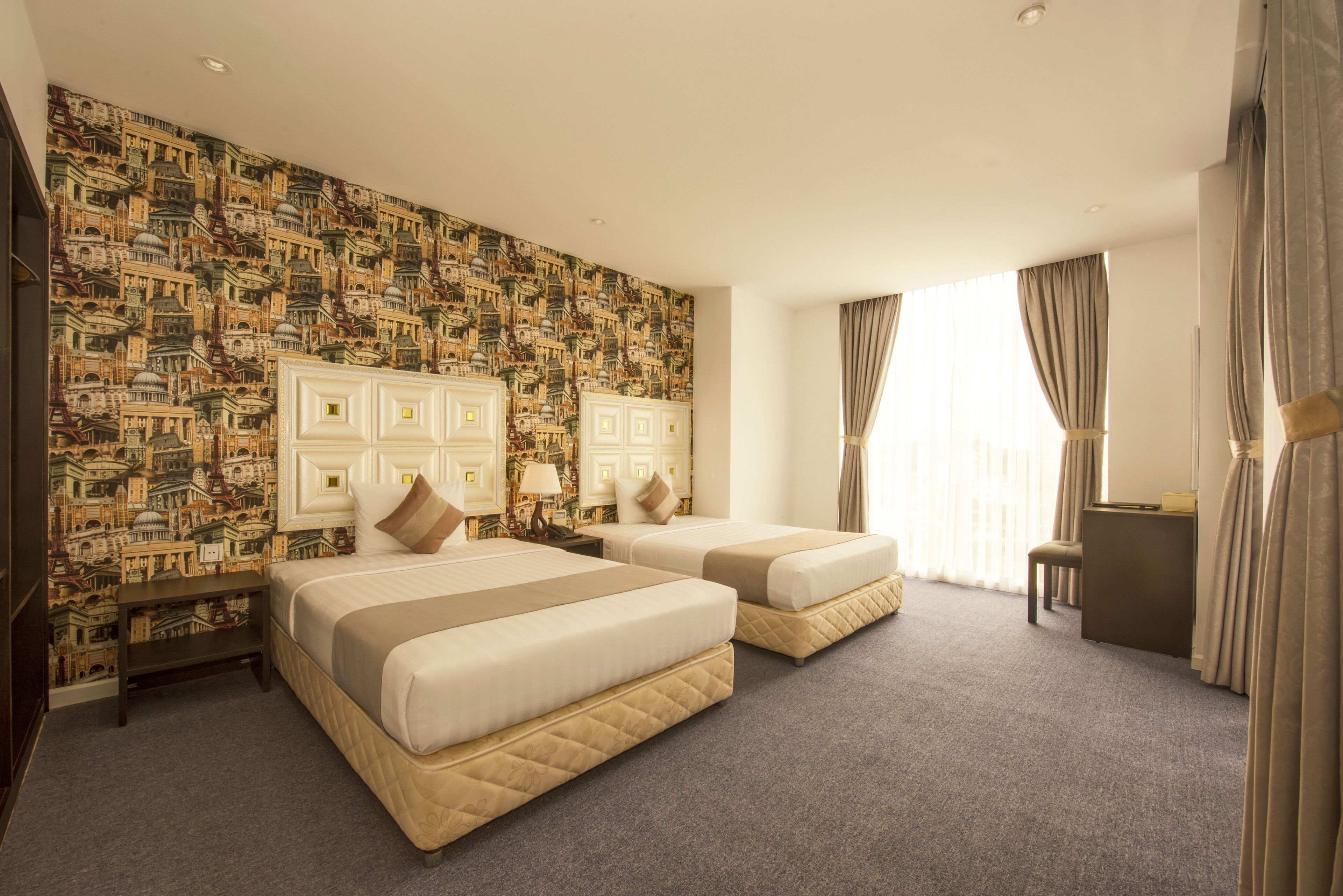 Photo - Golden Crown Hotel