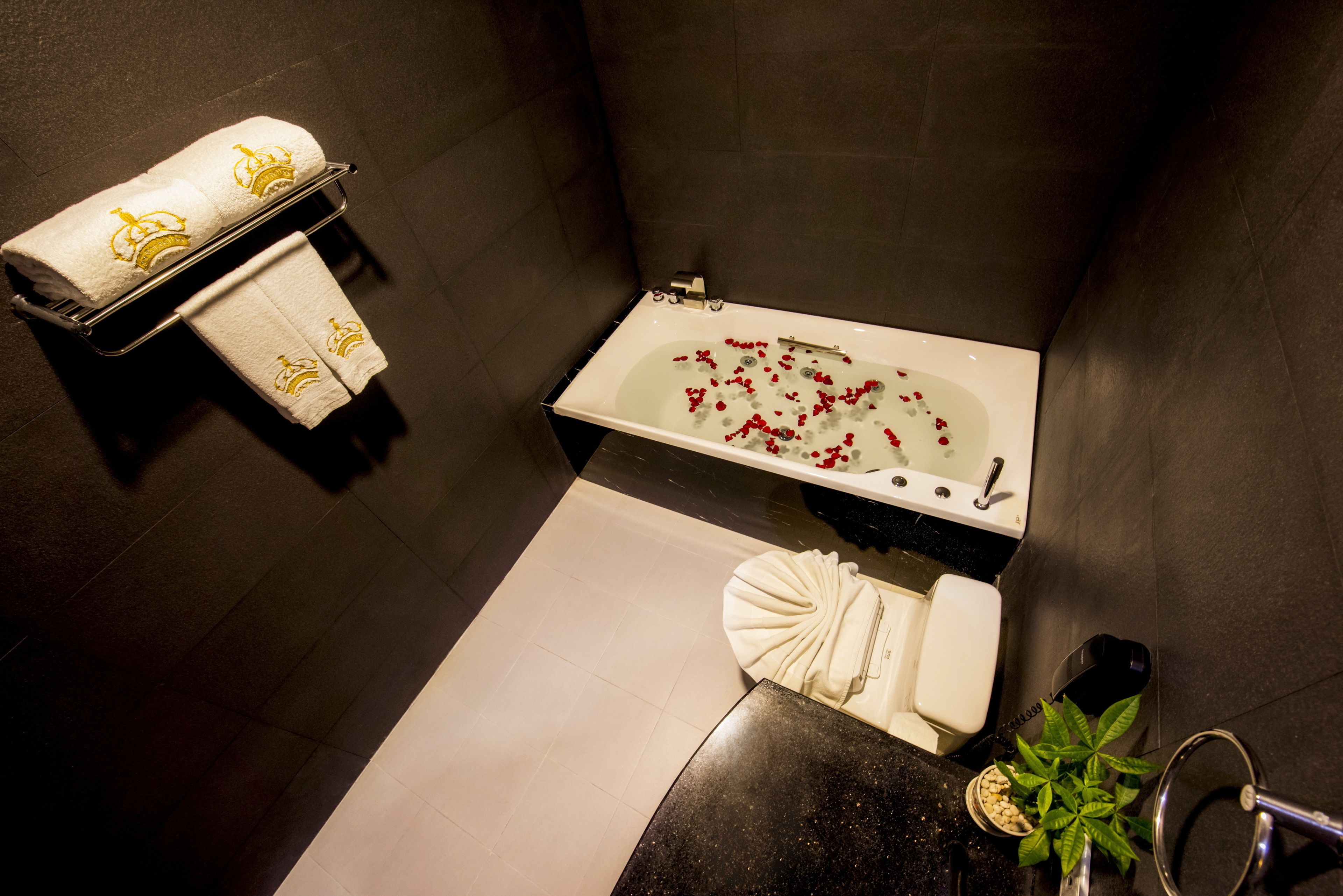 Photo - Golden Crown Hotel