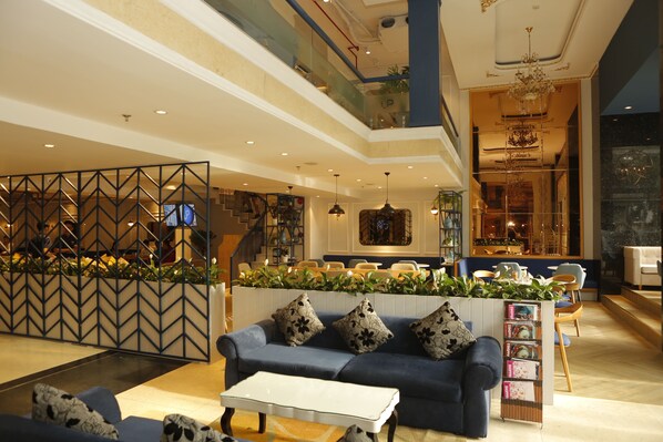Reception - Golden Crown Hotel (Ho Chi Minh City)