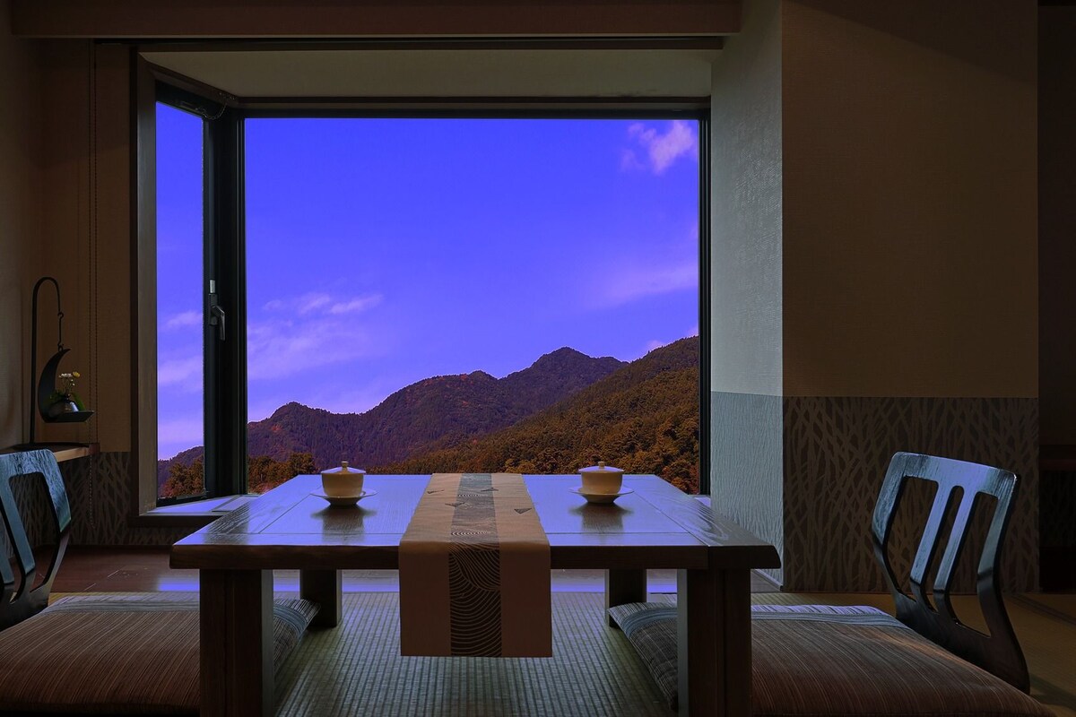Main Building COMFORT Mountain View Twin Room