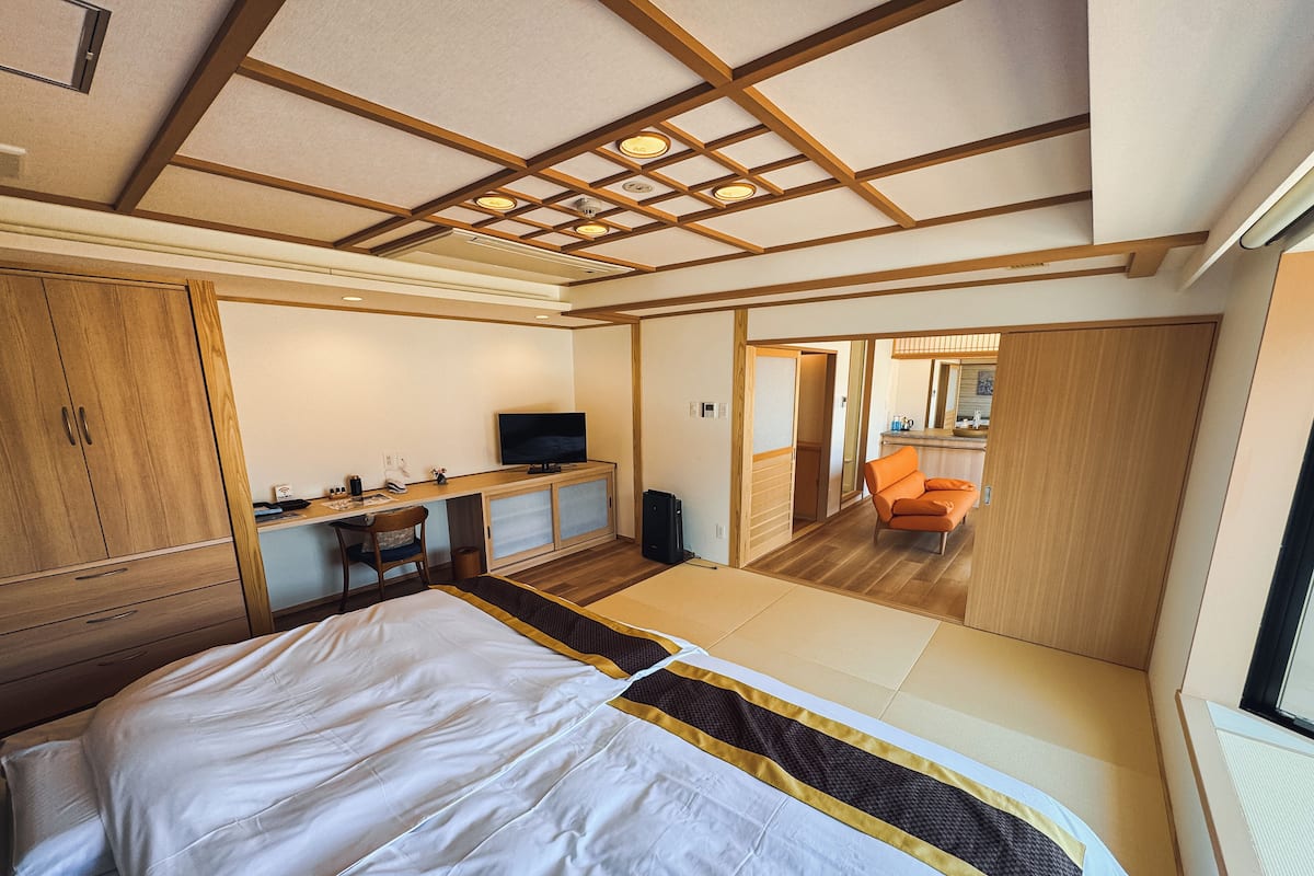 Comfort-rum | Värdeförvaringsskåp på rummet, strykjärn/strykbräda och barnsängar