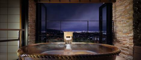 Chambre Tradition (Western, W/living room& Open Air Bath) | Salle de bain