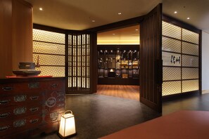 Hallway - Shinshu Matsumoto Utsukushigahara Onsen Shoho (Matsumoto)