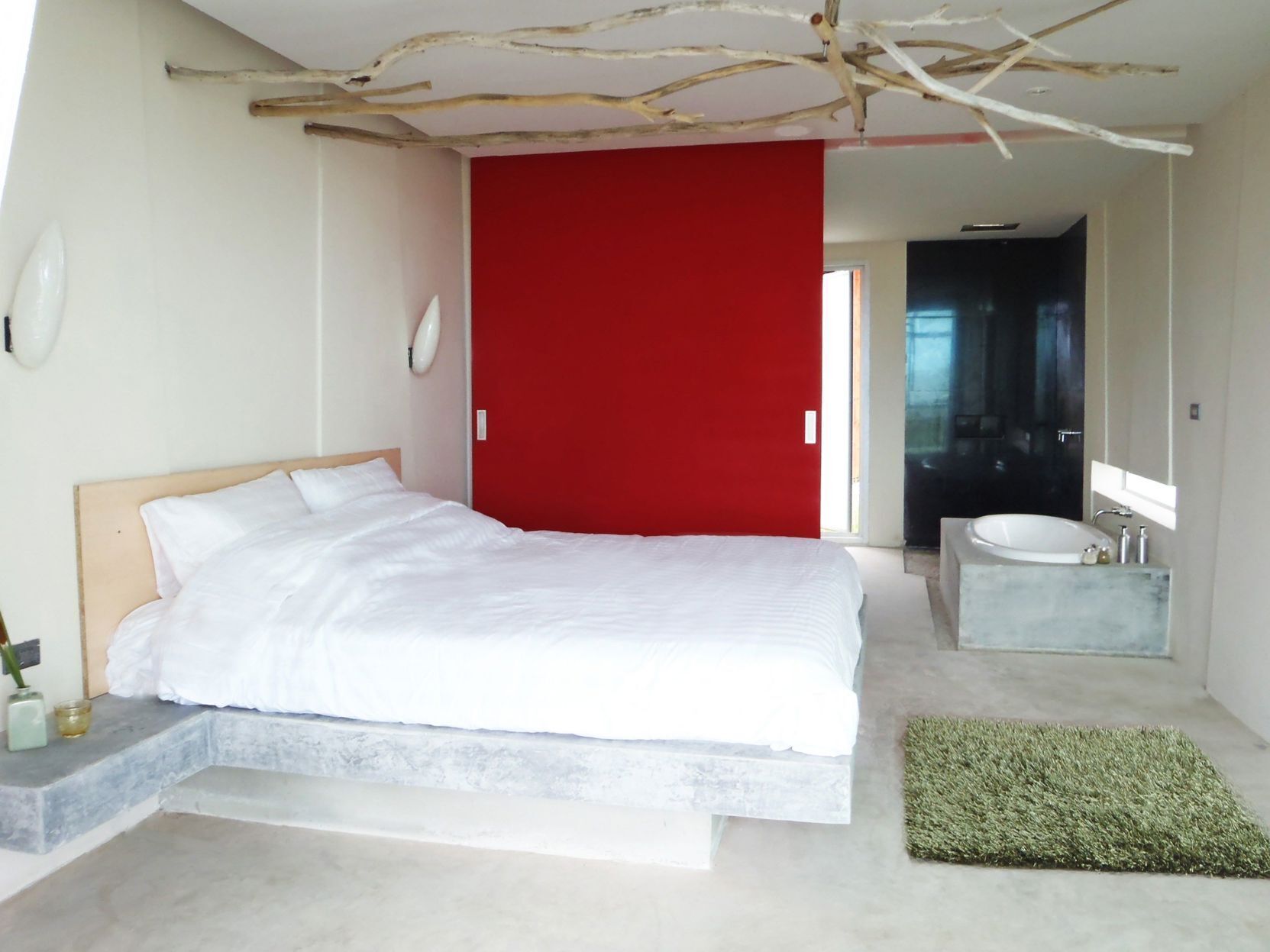 Soundproofing, free WiFi