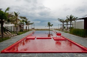 Outdoor pool - Red Z The Ocean (Phetchaburi)