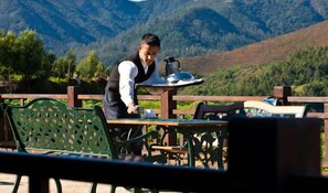 Outdoor dining - Destiny - The Farm Resort (Kunda)